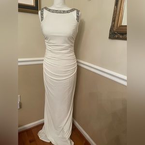 New without tag Laundry by Shelli Segal gown/prom dress size 2